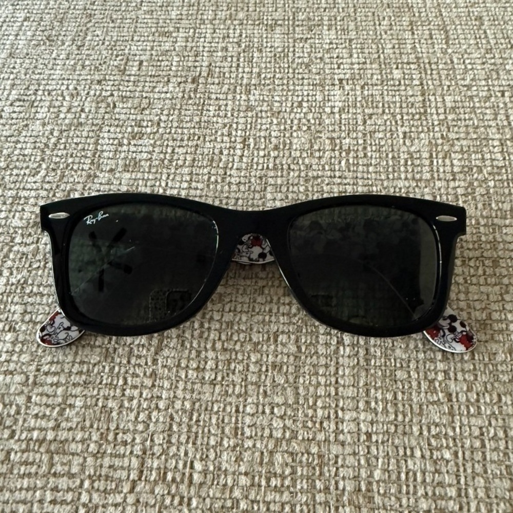 Ray-Ban RB2140 Disney Mickey Mouse Limited Edition Wayfarer Sunglasses w/ Cloth - Picture 2 of 8